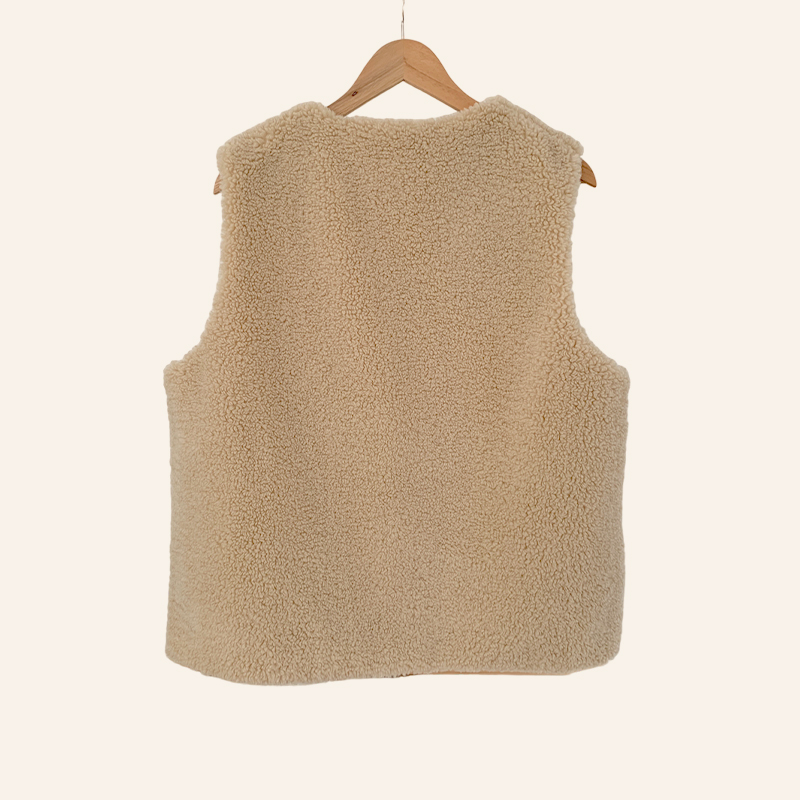 Gilet-sansmanches-VL-12-moumoute-dos-thiane Gilet sans manches en moumoute doublé patchwork thiane