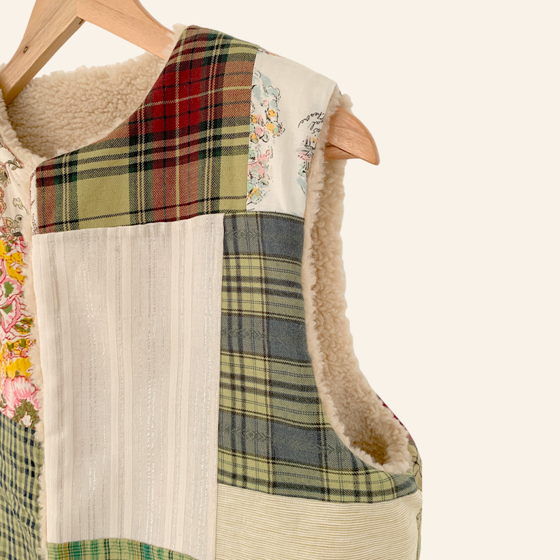 Gilet-sansmanches-VL-12-patchwork-insidezoom-thiane Gilet sans manches en moumoute doublé patchwork thiane